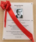 Tablica upamiętniająca Henryka Burdę